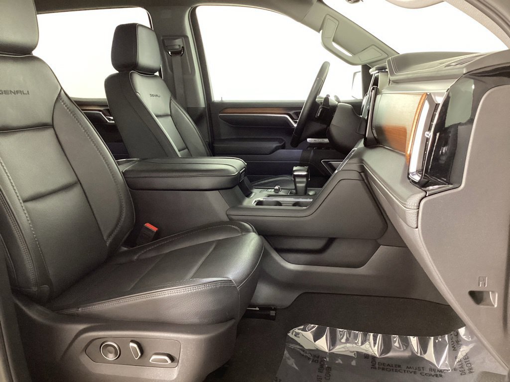 Used 2025 GMC Sierra 1500 Denali w/ Technology Package AWD/4WD image 24