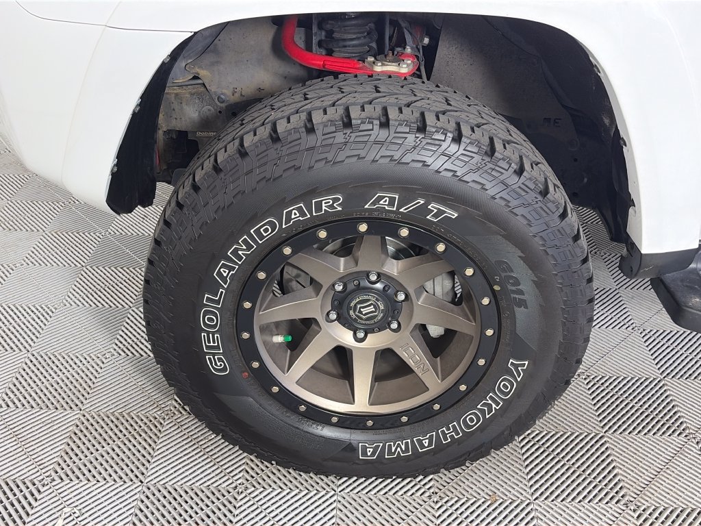 Used 2020 Toyota 4Runner 4WD image 8