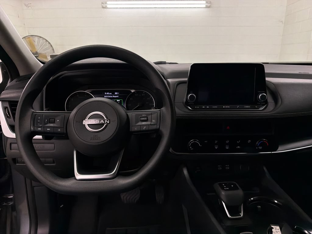Used 2024 Nissan Rogue S FWD image 10