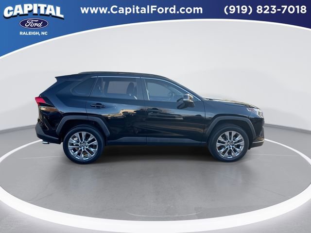Used 2022 Toyota RAV4 XLE Premium image 7