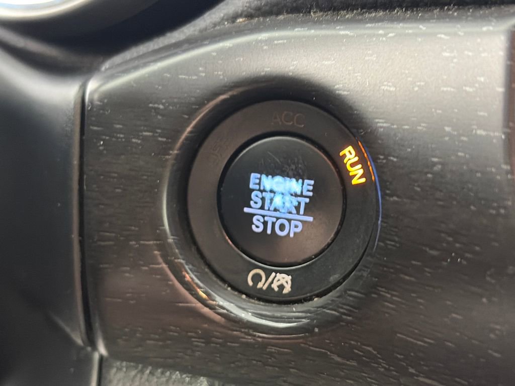 Used 2018 Jeep Grand Cherokee Laredo AWD/4WD image 23