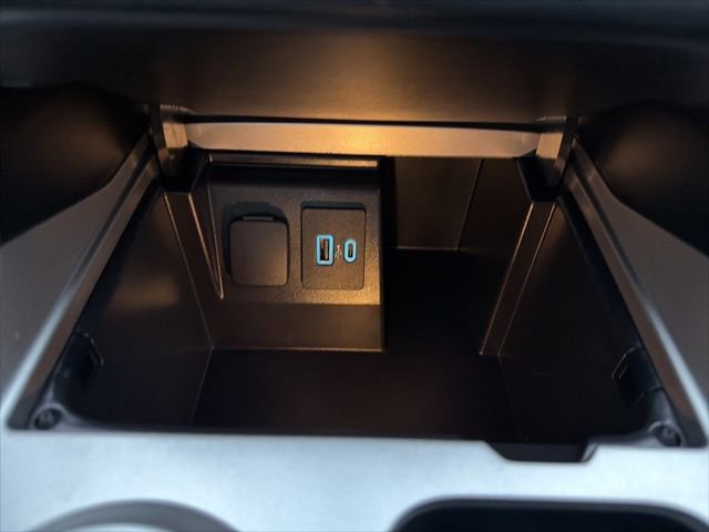 Certified 2021 Ford Explorer XLT w/ Equipment Group 202A image 36