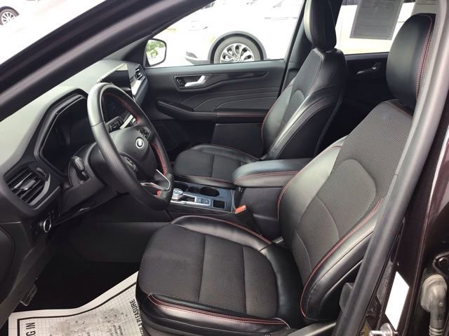 Certified 2023 Ford Escape ST-Line w/ Tech Pack #1 AWD/4WD image 9
