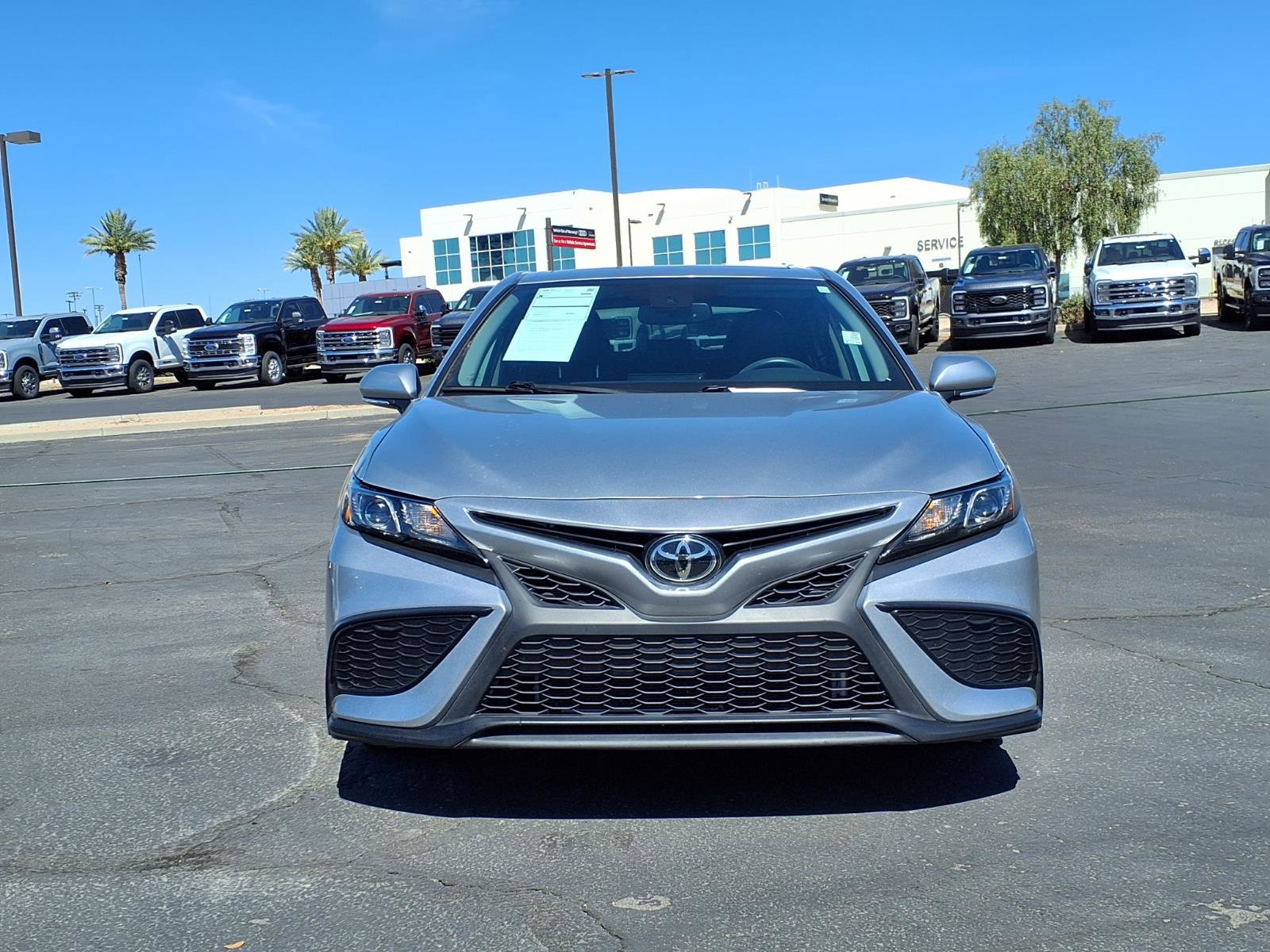 Used 2022 Toyota Camry SE w/ Convenience Package FWD image 2