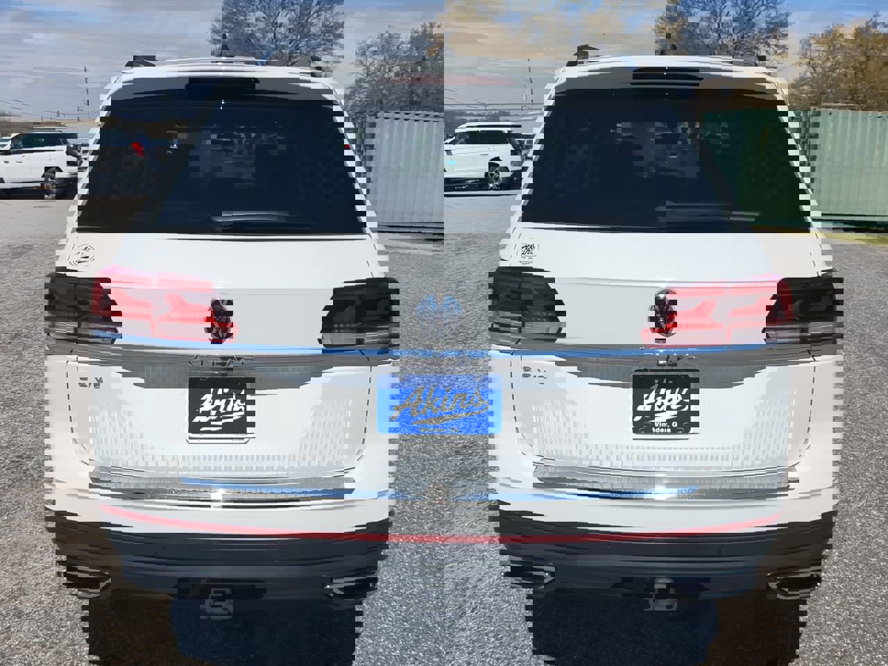 Used 2023 Volkswagen Atlas SE w/ Panoramic Sunroof Package image 3