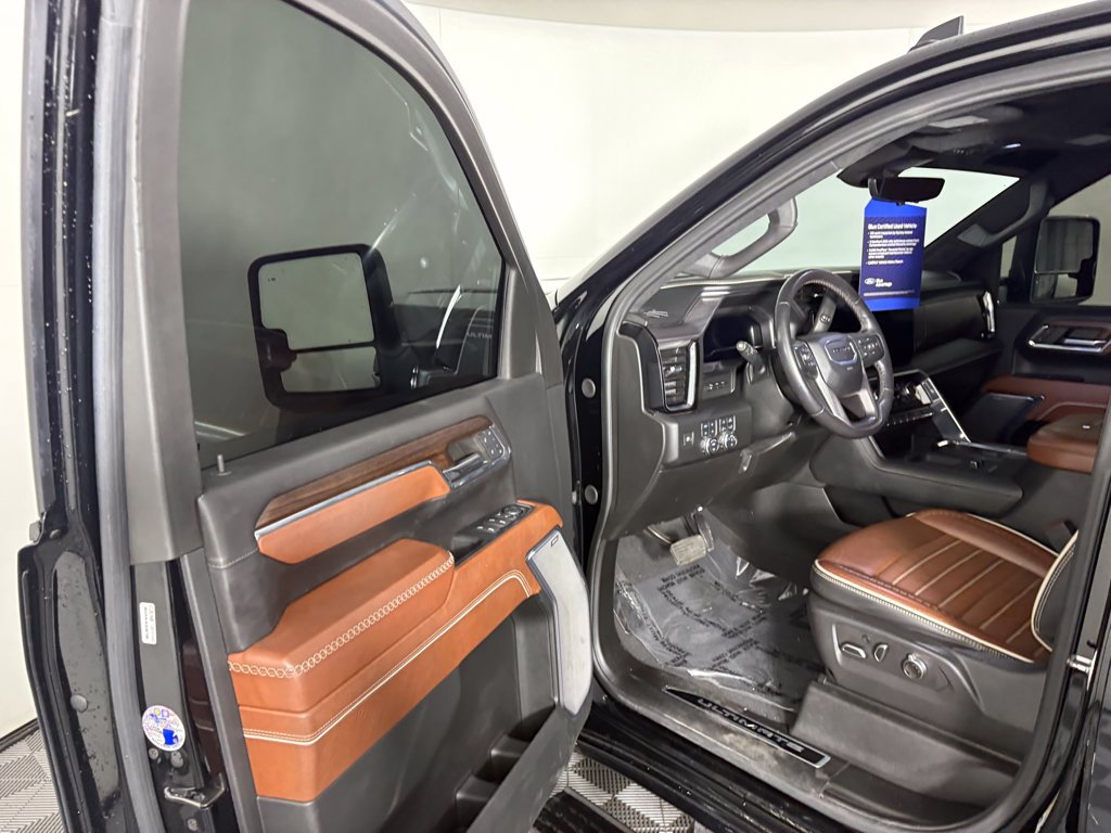 Used 2024 GMC Sierra 3500 Denali Ultimate AWD/4WD image 12