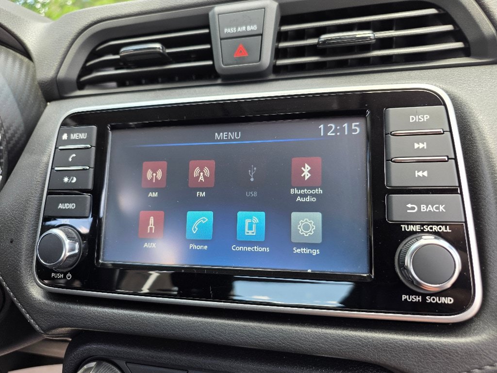 Used 2025 Nissan Versa S FWD image 4