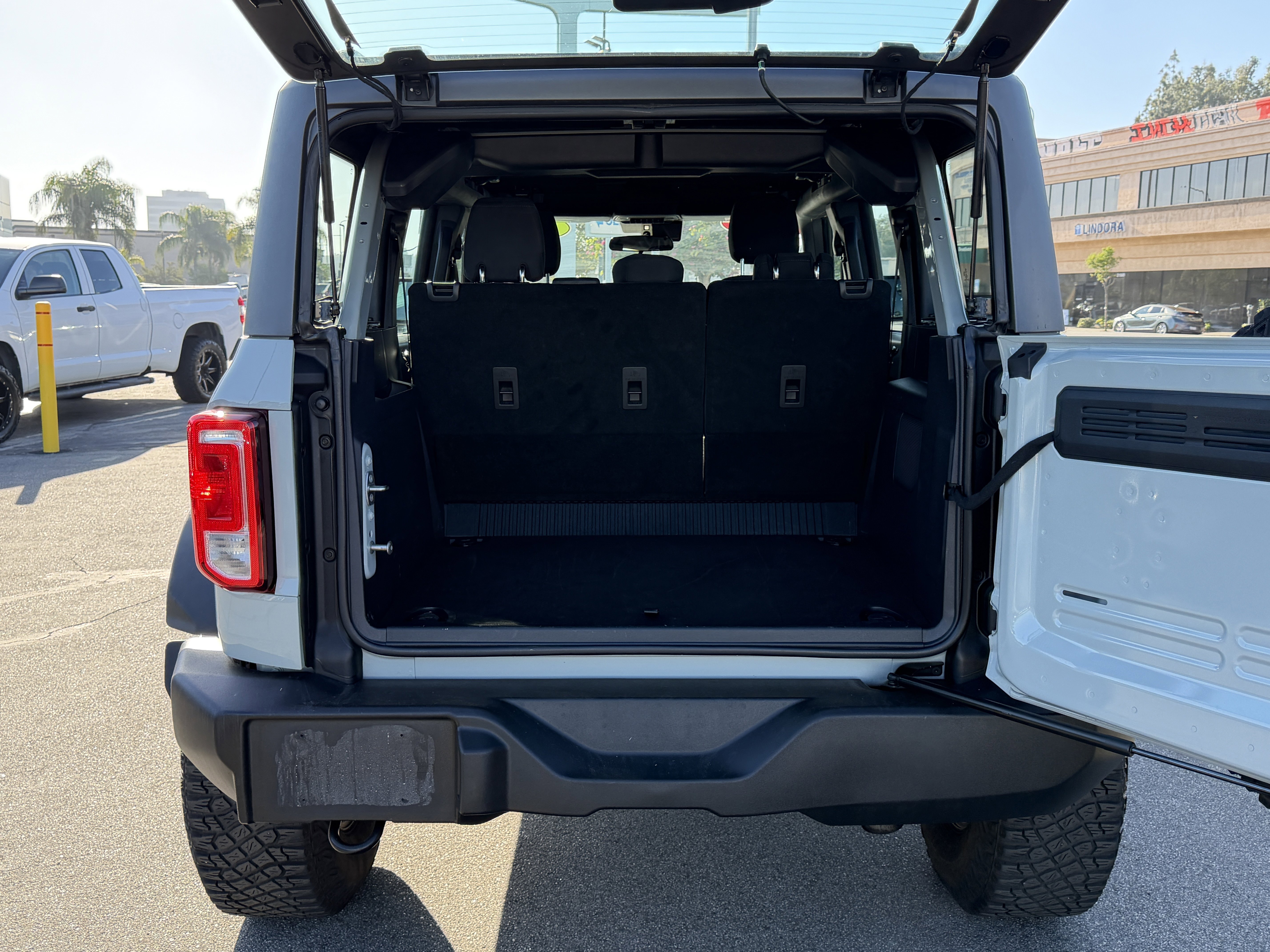 Certified 2023 Ford Bronco 4-Door w/ Sasquatch Package AWD/4WD image 9