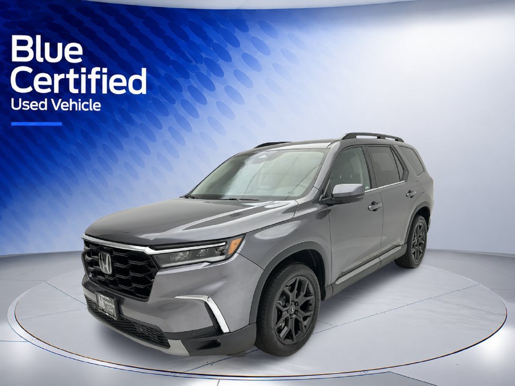 Used 2025 Honda Pilot Touring image 3