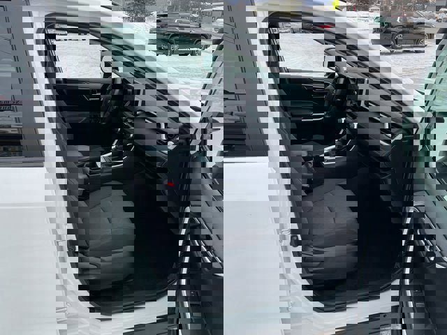 Used 2023 Toyota RAV4 XLE AWD/4WD image 30