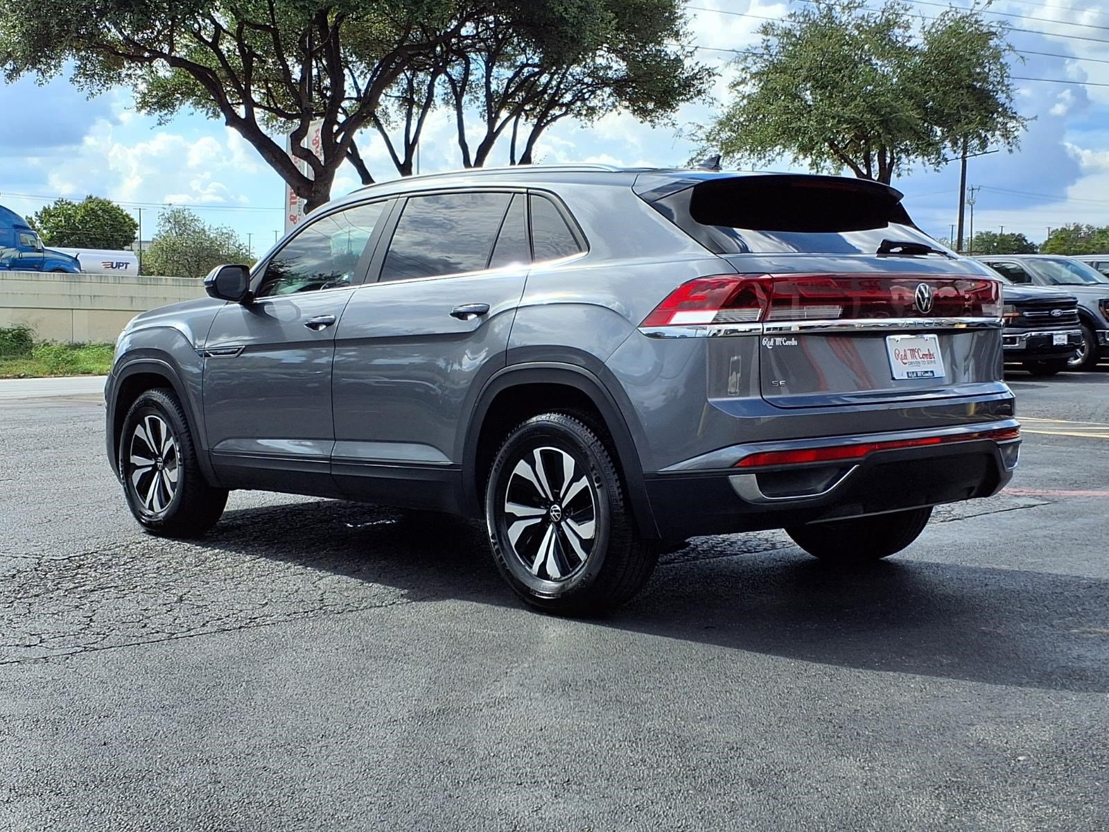 Used 2024 Volkswagen Atlas Cross Sport SE FWD image 8