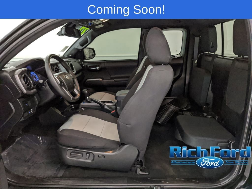 Used 2022 Toyota Tacoma TRD Off-Road image 23