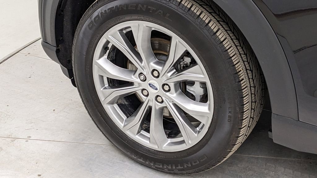 Certified 2023 Ford Explorer XLT w/ Equipment Group 202A image 5