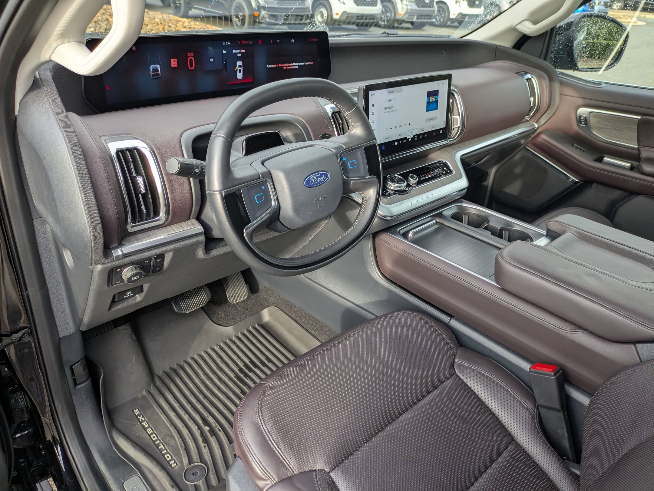 Certified 2025 Ford Expedition Platinum w/ Platinum Ultimate Package AWD/4WD image 14