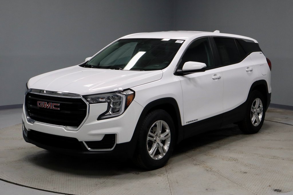 Used 2023 GMC Terrain SLE w/ LPO, Floor Liner Package image 7