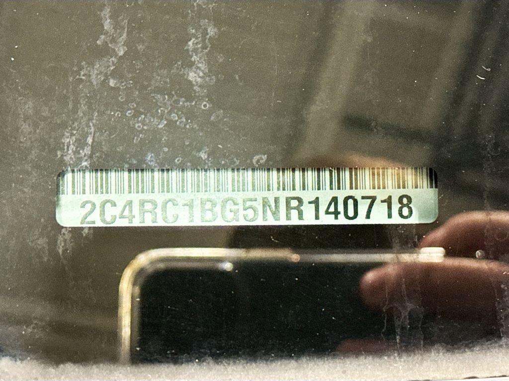 Used 2022 Chrysler Pacifica Touring-L FWD image 24