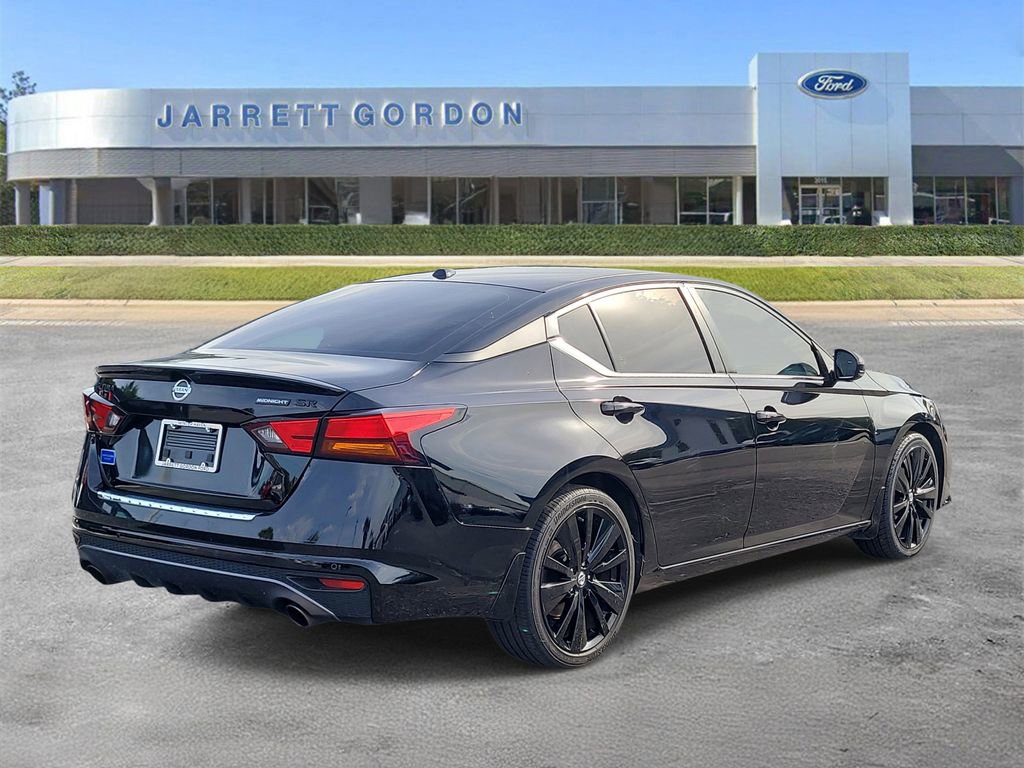 Used 2022 Nissan Altima 2.5 SR w/ Midnight Edition Package FWD image 4