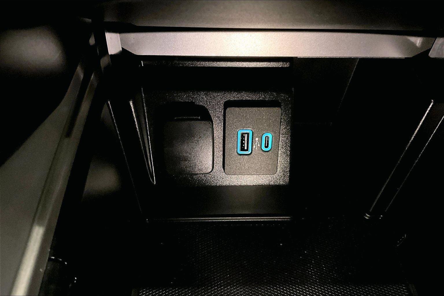 Certified 2020 Ford Explorer XLT w/ Class III Trailer Tow Package image 32