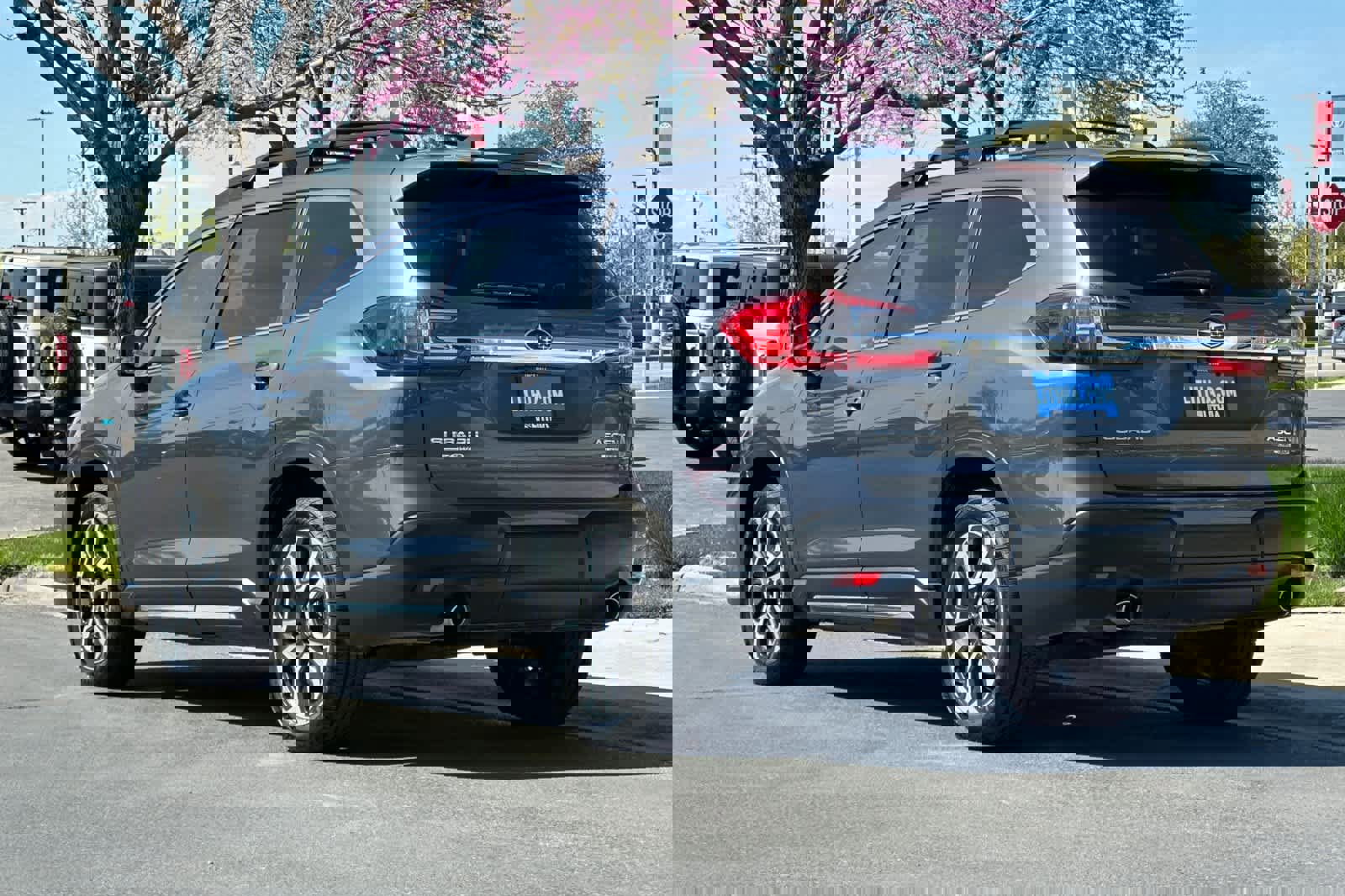 Used 2023 Subaru Ascent Limited w/ Technology Package image 3