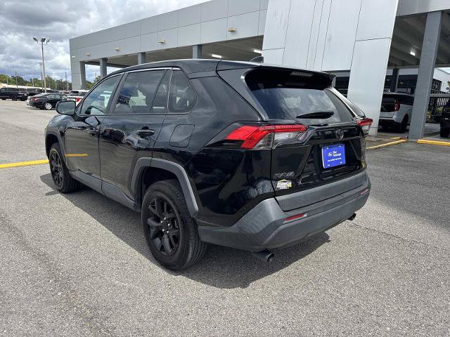 Used 2022 Toyota RAV4 LE FWD image 7