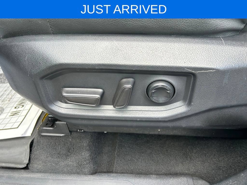 Used 2022 Toyota Tundra Limited w/ Power Package AWD/4WD image 16