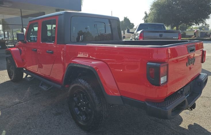 Used 2023 Jeep Gladiator Willys image 2