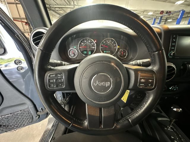 Used 2018 Jeep Wrangler Sahara w/ Connectivity Group AWD/4WD image 15