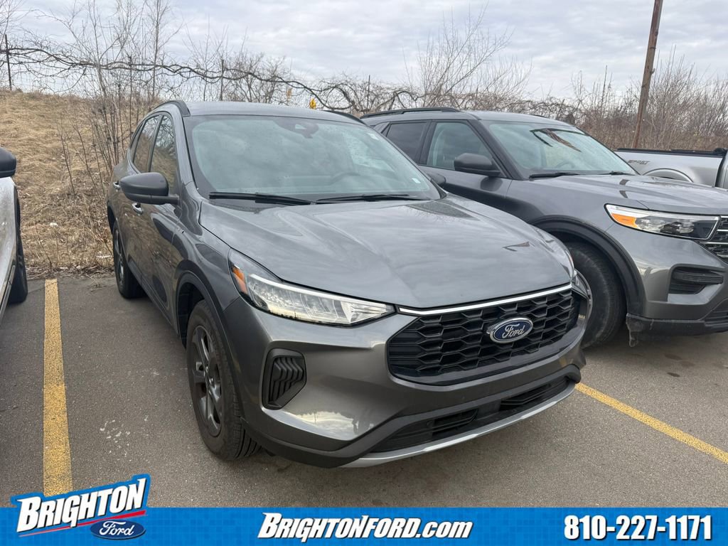 Certified 2025 Ford Escape ST-Line w/ Tech Pack #1 image 4