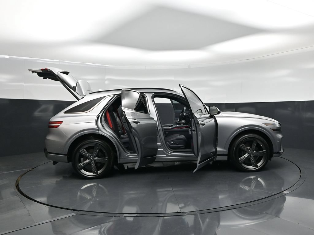 Used 2024 Genesis GV70 3.5T Sport w/ Sport Advanced Package AWD/4WD image 5