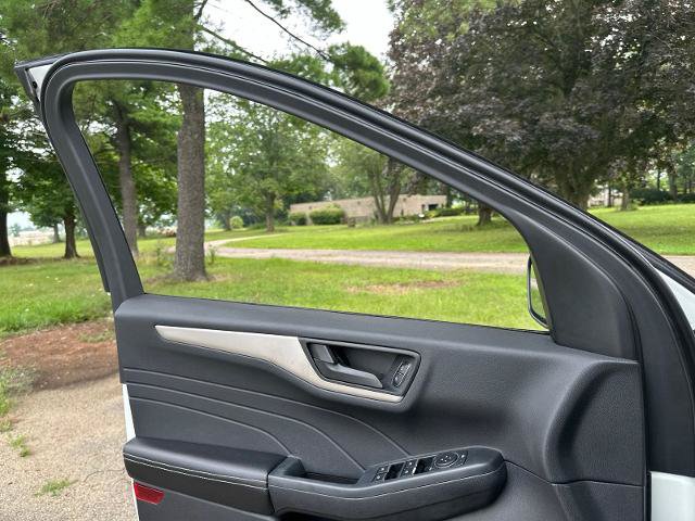 Certified 2022 Ford Escape SE w/ Cold Weather Package FWD image 24