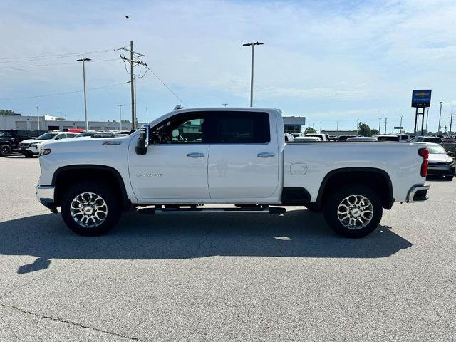 Used 2025 Chevrolet Silverado 2500 LTZ w/ LTZ Premium Package AWD/4WD image 2