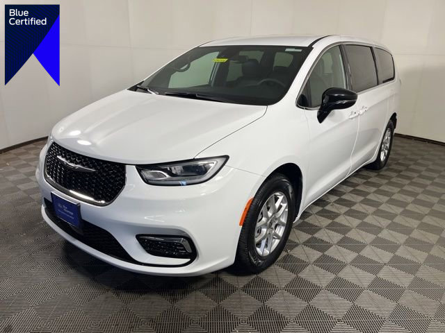 Used 2025 Chrysler Pacifica Select image 1