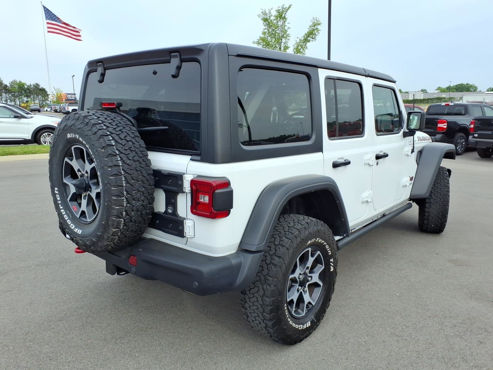 Used 2022 Jeep Wrangler Unlimited Rubicon w/ Steel Bumper Group AWD/4WD image 3