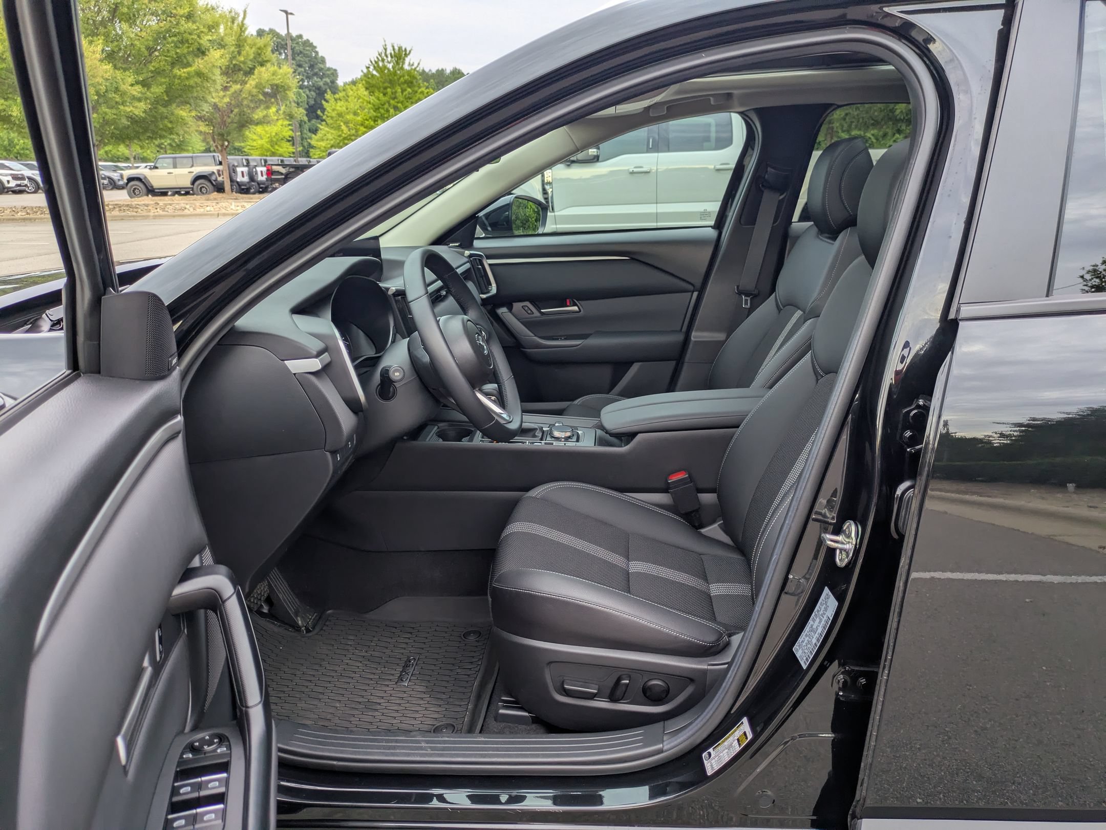 Used 2025 MAZDA CX-50 AWD 2.5 S w/ Weather Package image 12