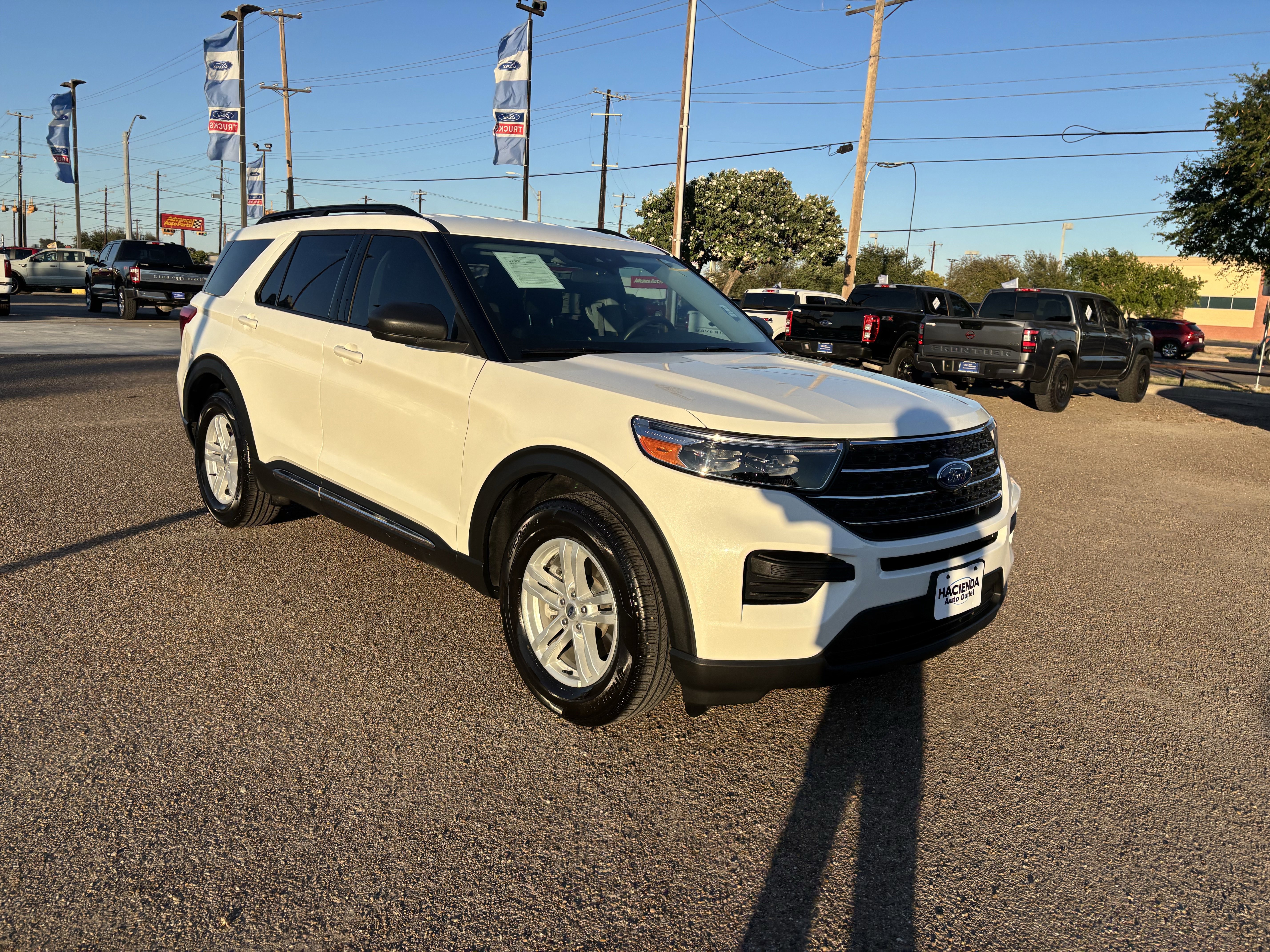 Certified 2023 Ford Explorer XLT image 9