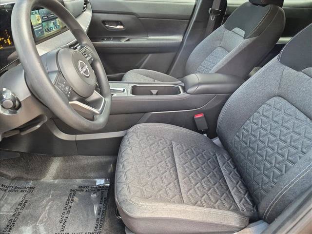 Used 2025 Nissan Kicks SV FWD image 15