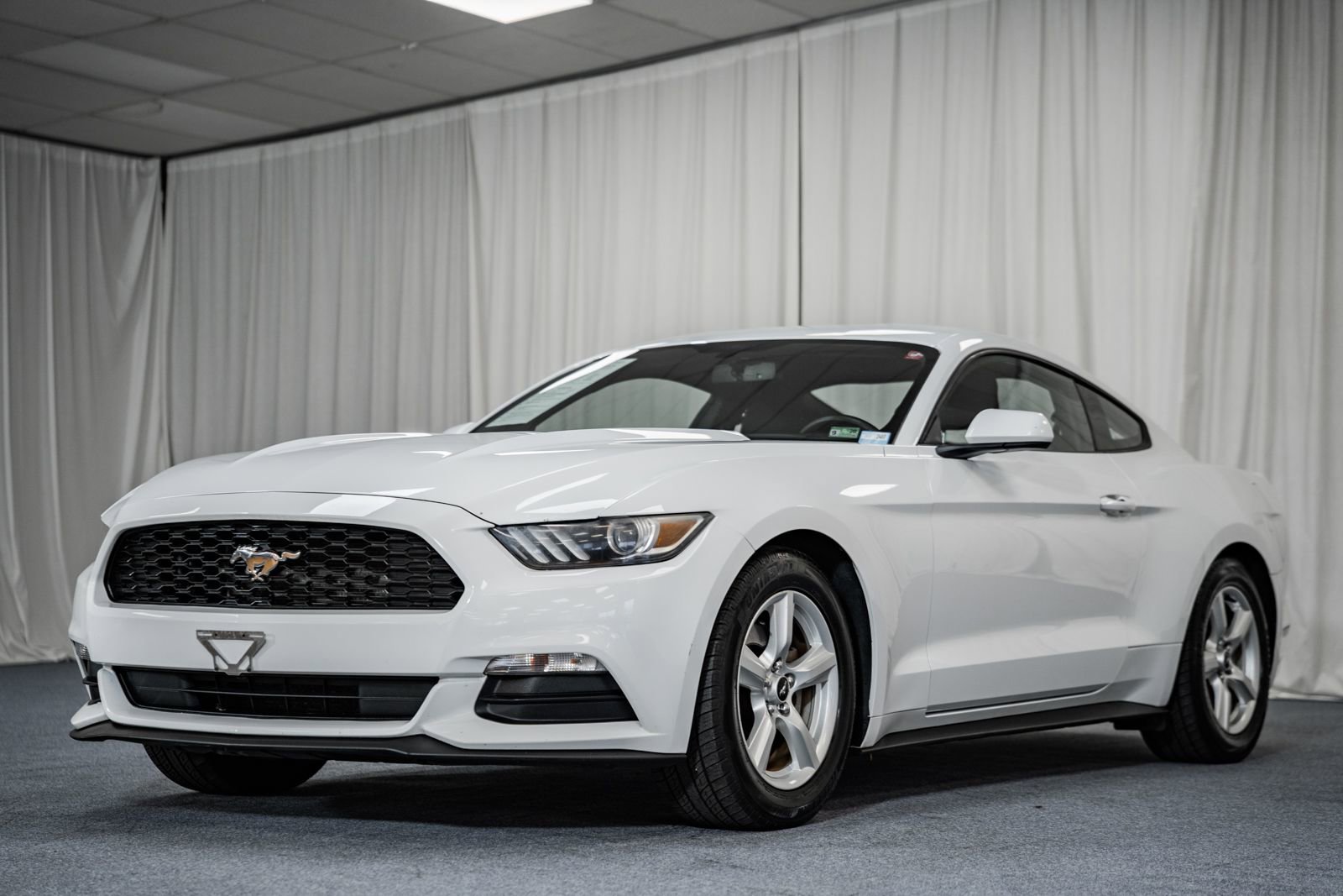 Certified 2017 Ford Mustang Coupe image 3