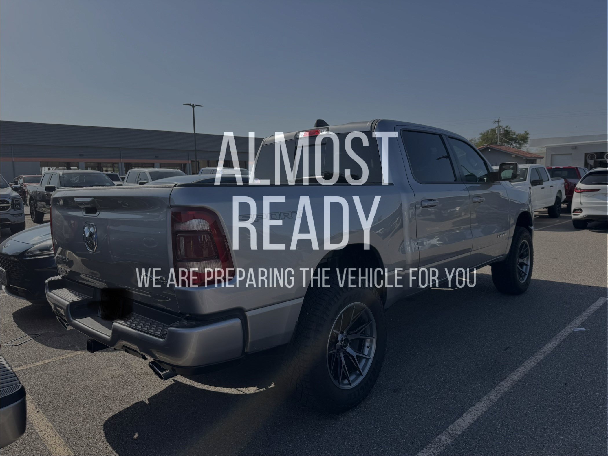 Used 2023 RAM 1500 Laramie AWD/4WD image 4