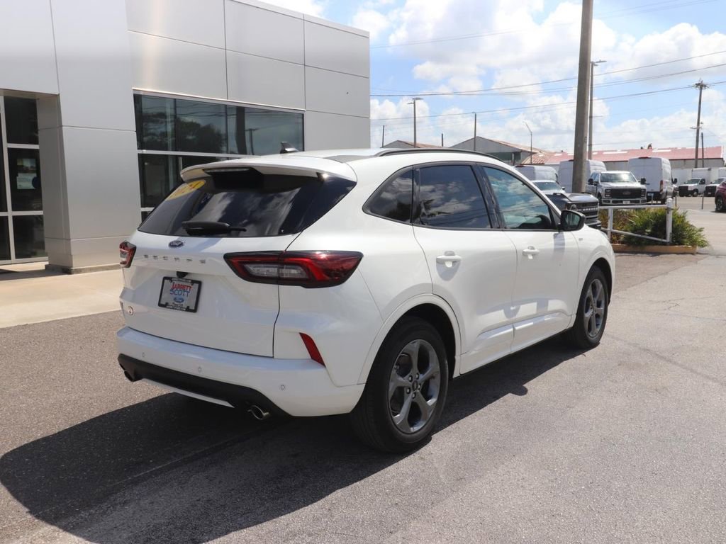 Certified 2024 Ford Escape ST-Line w/ Tech Pack #1 FWD image 15