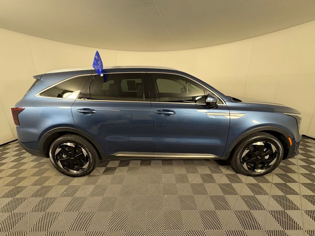 Used 2025 Kia Sorento EX image 6