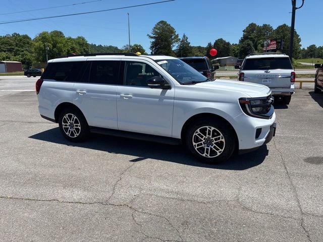 Certified 2025 Ford Expedition Active AWD/4WD image 16