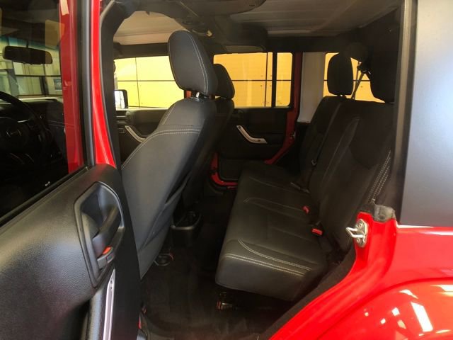 Used 2017 Jeep Wrangler Unlimited Sahara w/ Connectivity Group image 19