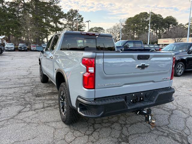 Used 2025 Chevrolet Silverado 1500 ZR2 w/ Technology Package image 3