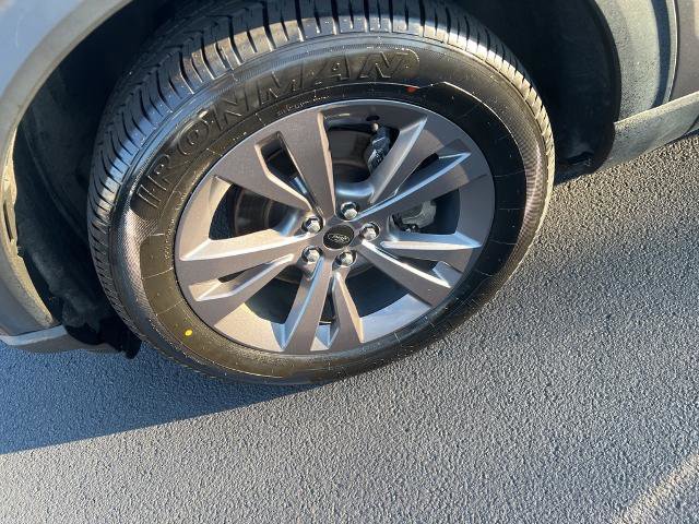 Certified 2022 Ford Explorer XLT w/ Equipment Group 202A image 9