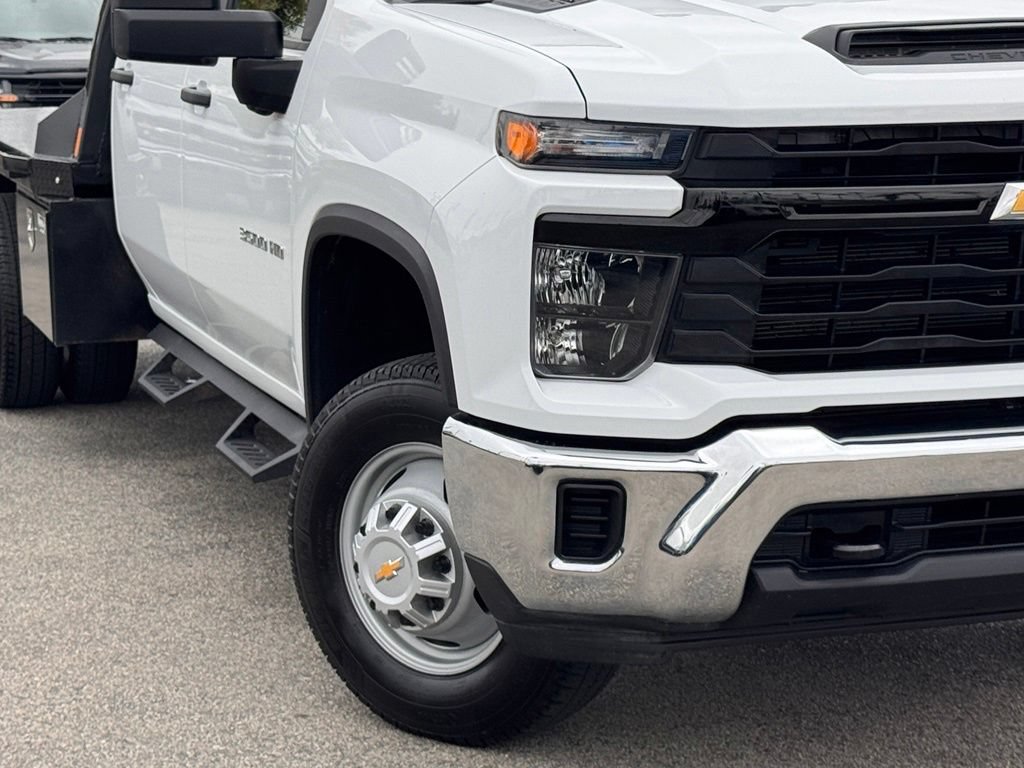 Used 2024 Chevrolet Silverado 3500 W/T w/ WT Convenience Package AWD/4WD image 4