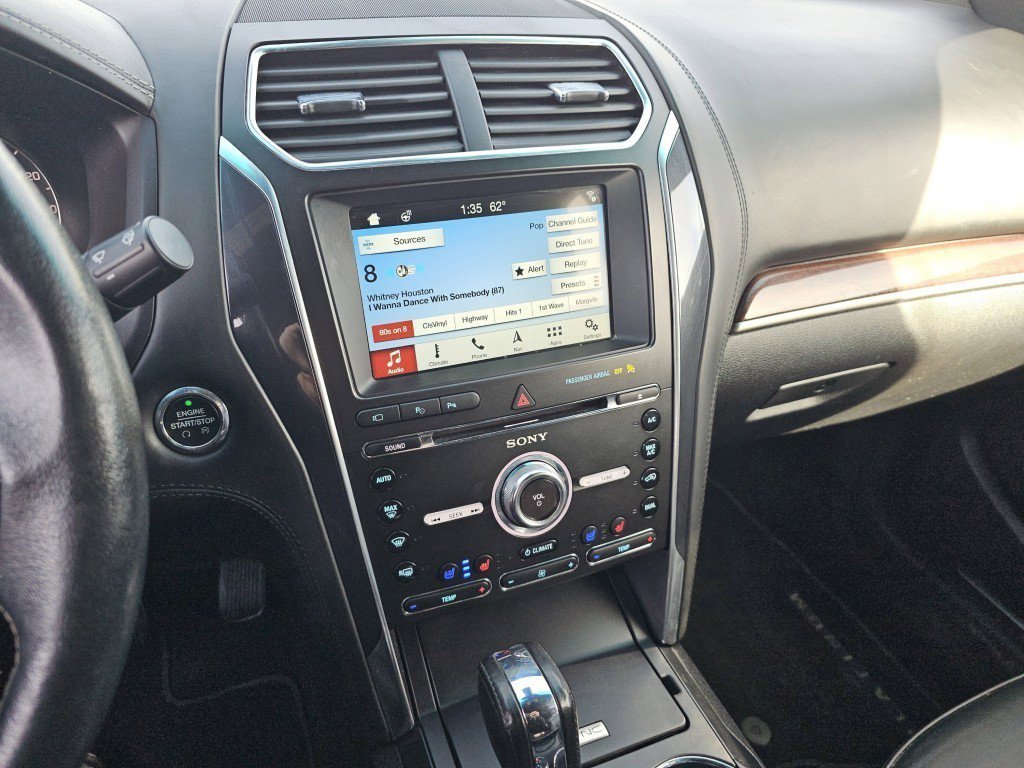 Certified 2018 Ford Explorer Platinum image 33