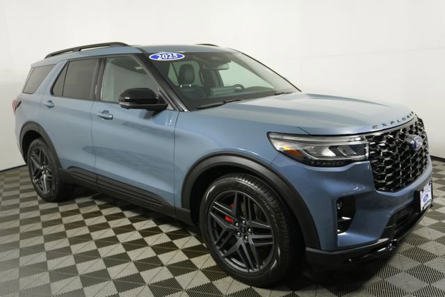 Certified 2025 Ford Explorer ST image 5