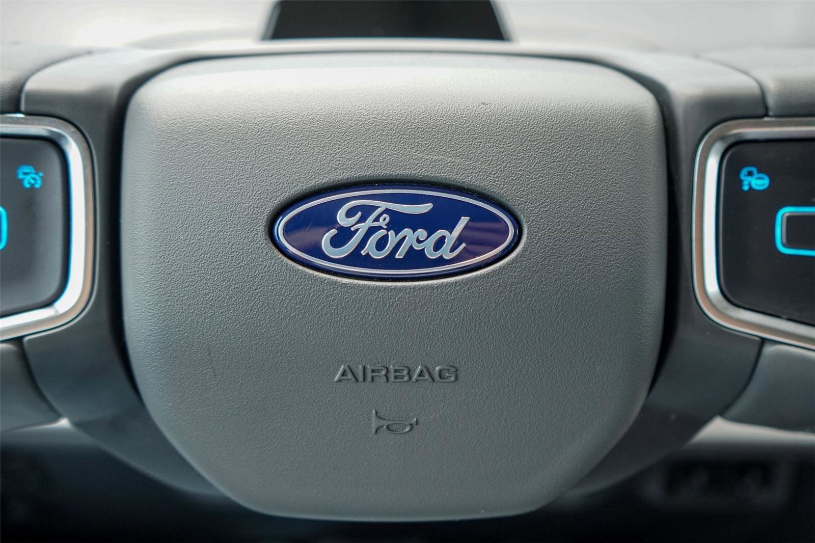 Certified 2025 Ford Expedition Active AWD/4WD image 14