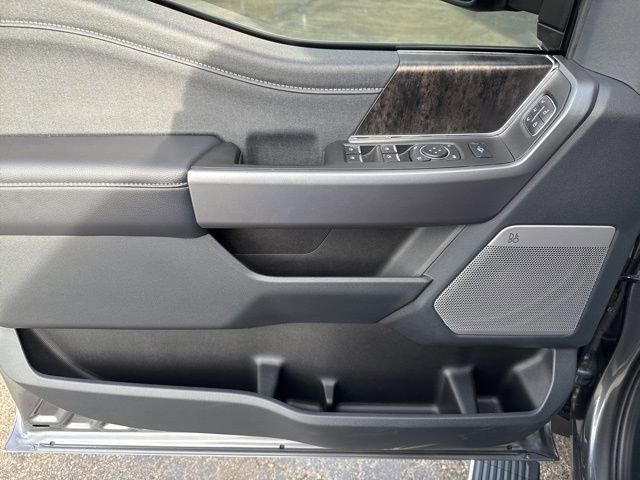 Certified 2025 Ford F350 Lariat w/ Chrome Package image 13