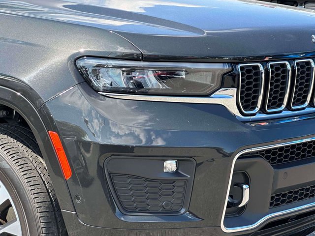 Used 2023 Jeep Grand Cherokee Overland w/ Luxury Tech Group IV image 8